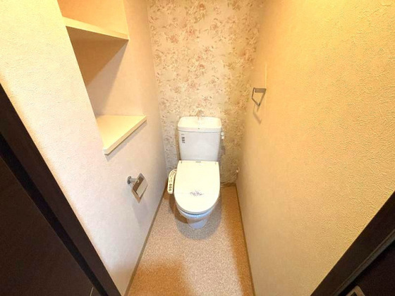 トイレ　※掲載写真は同マンション別部屋参考写真となります。