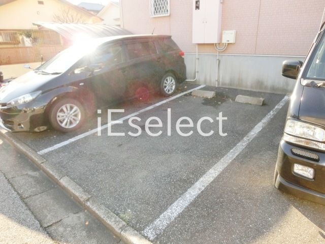 駐車場　敷地内が満車の場合は近くでお探しします。