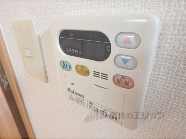 その他設備　給湯器リモコン