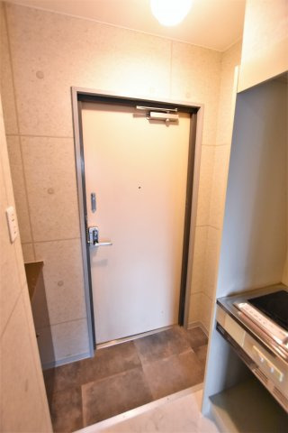 玄関　同物件、類似間取りのイメージ写真です。