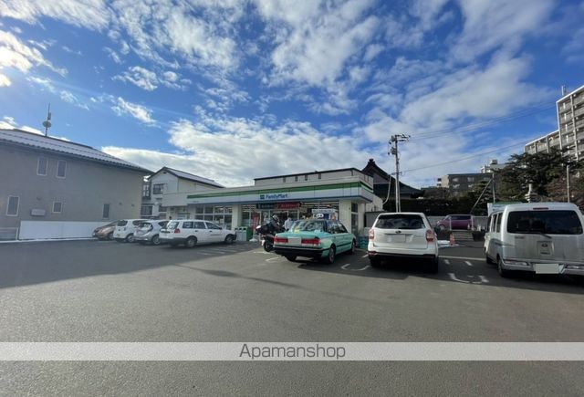 コンビニ　ファミリーマート新寺四丁目店（コンビニ）まで400m