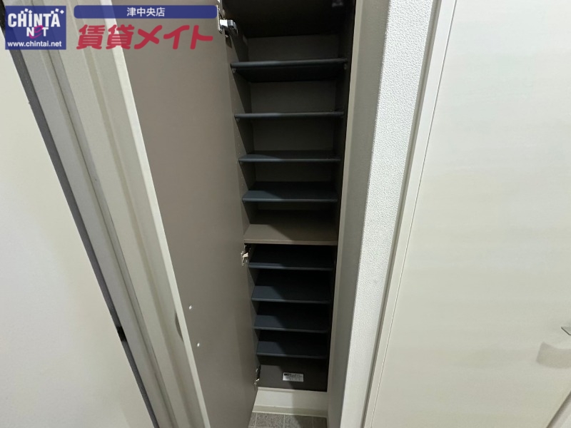 収納　同型参考写真