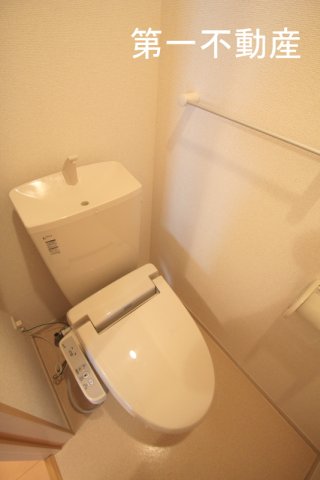 トイレ　温水洗浄便座