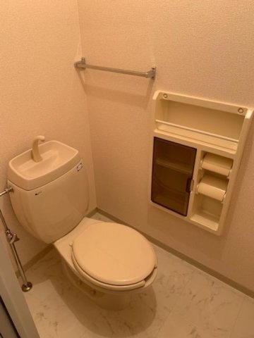 トイレ　ゆったりとした空間のトイレです