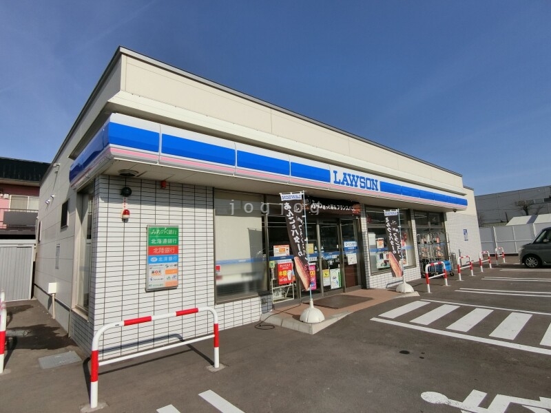 コンビニ　ローソン函館亀田港町店（コンビニ）まで272m