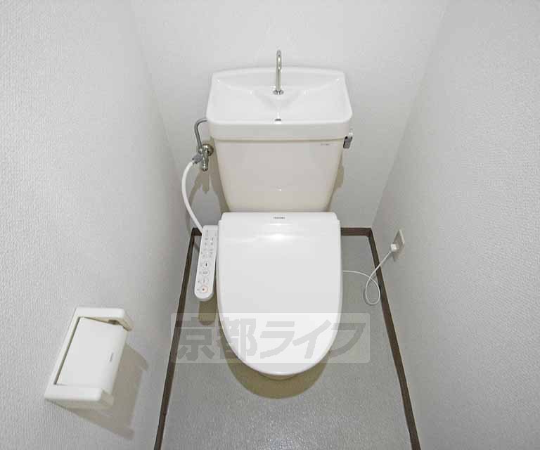 トイレ　ウォシュレット付きのトイレです。