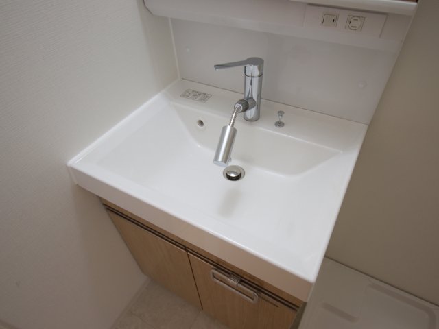 洗面設備　※同タイプ、別のお部屋の参考写真です。