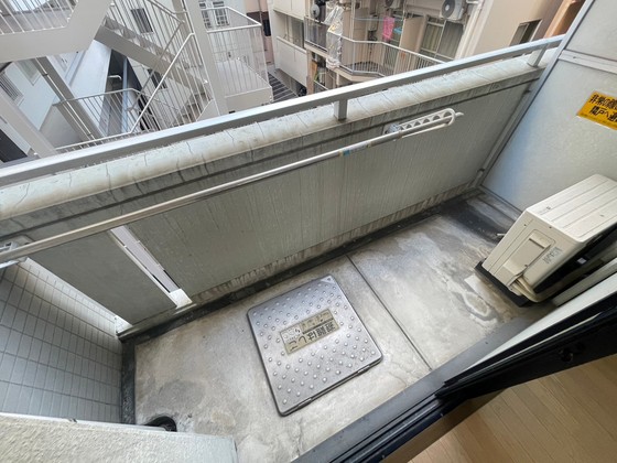 バルコニー　※他の部屋の写真です