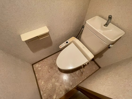 トイレ　※他の部屋の写真です