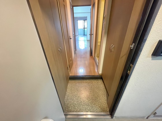 玄関　※他の部屋の写真です