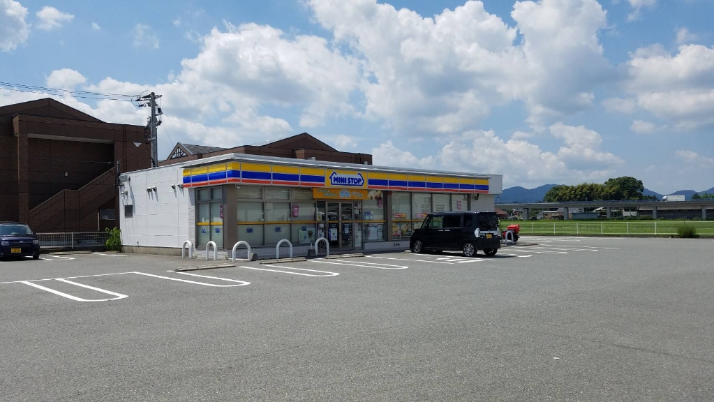 コンビニ　ミニストップ 穂波椿店（コンビニ）まで91m