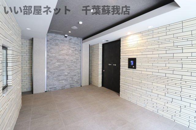 エントランス　落ち着いたエントランスです