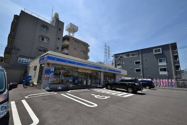 コンビニ　ローソン広島草津東一丁目店（コンビニ）まで329m