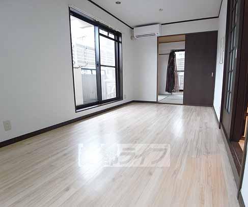 居室・リビング　広々リビング。