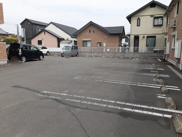 駐車場　車をお持ちの方に嬉しい駐車場付きの物件です