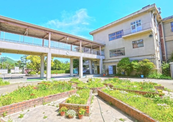 小学校　西宮市立山口小学校（小学校）まで1435m