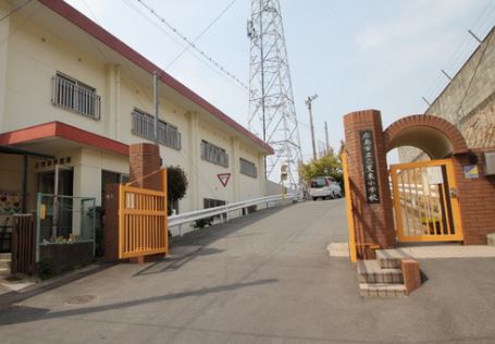 小学校　己斐東小学校（小学校）まで4568m