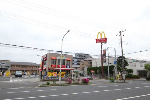 飲食店　マクドナルド 浦安富士見店（飲食店）まで261m