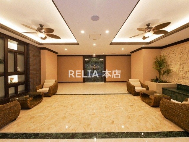 ロビー　★ ★ 口コミ２００件以上　評価４.９のお店 ★ ★