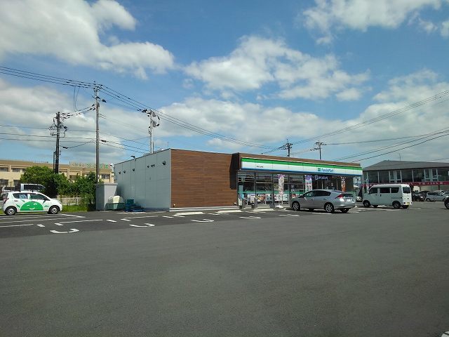 コンビニ　ファミリーマート小山町店（コンビニ）まで500m