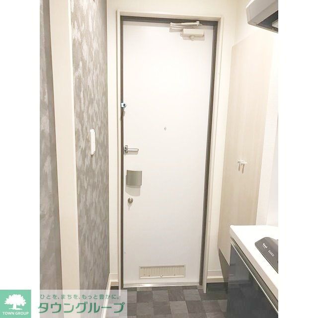 玄関　お部屋探しは株式会社　タウンハウジング　までお気軽にお問合…