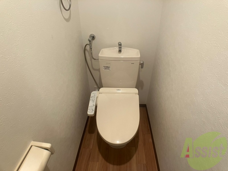 トイレ　こちらはトイレです。清潔感があり、安心して使用できます。