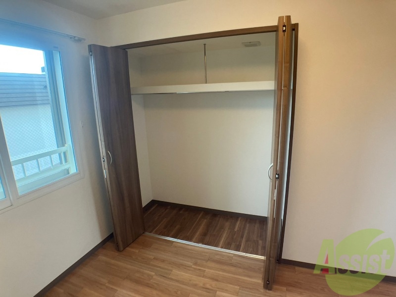 収納　寝室の収納です。部屋がすっきり片付きます。