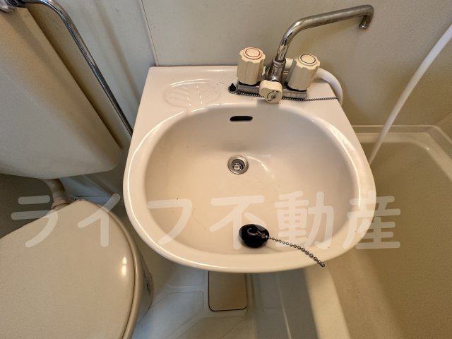 洗面設備　ゆったりとスペースのある洗面所