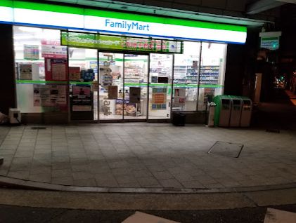 コンビニ　ローソンストア100（コンビニ）まで188m