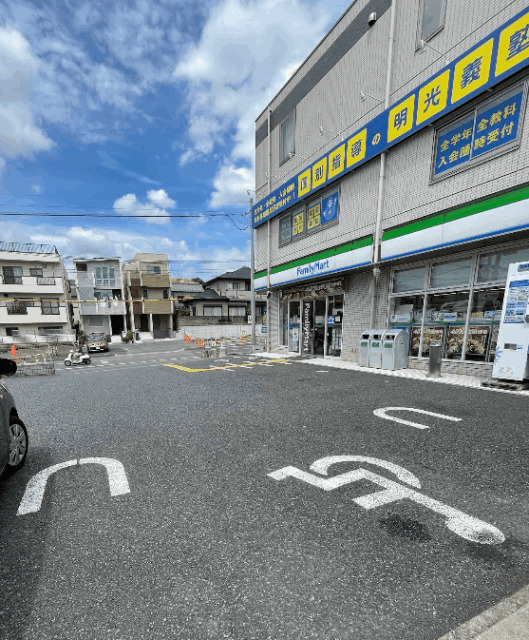 コンビニ　ファミリーマート太田窪二丁目店（コンビニ）まで440m