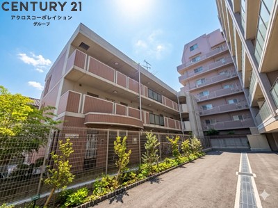 建物外観　敷地内に駐車場があります！