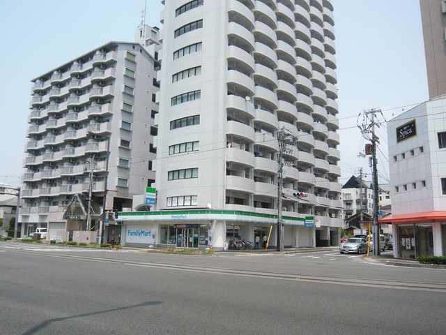 コンビニ　ファミリーマート　松山本町六丁目店（コンビニ）まで350m