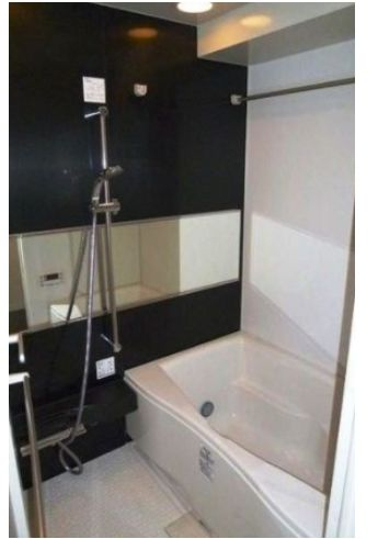 バス・シャワールーム　コンパクトで使いやすいお風呂です