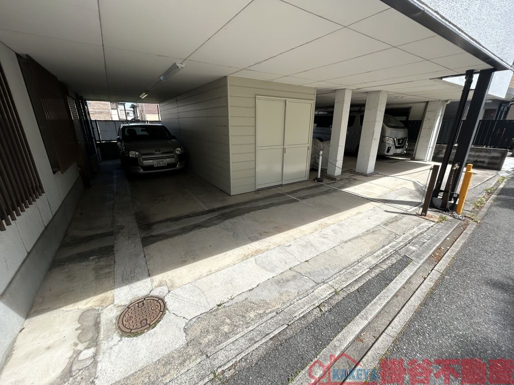 駐車場　駐車場