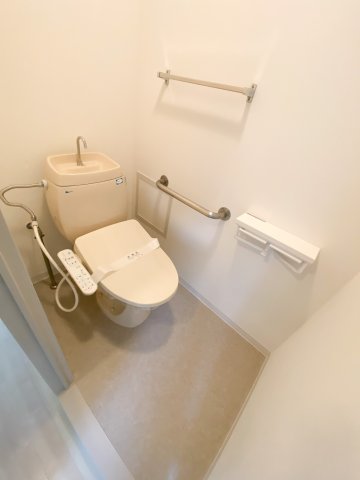 トイレ　清潔感があるトイレです。入るとホッとする、そんな空間。