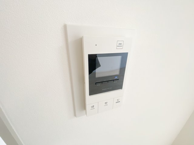 セキュリティ　TVモニターホンは安心ですね。誰か確認してから開けて下さいね