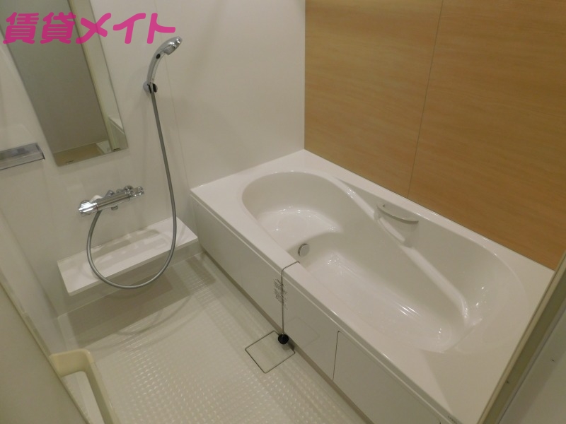 バス・シャワールーム　※他のお部屋の写真で代用しています。
