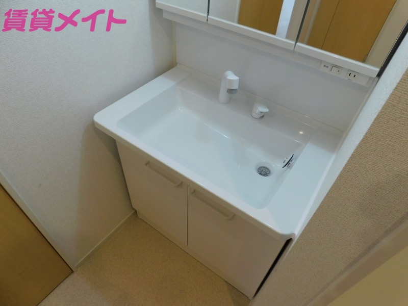 洗面設備　※他のお部屋の写真で代用しています。
