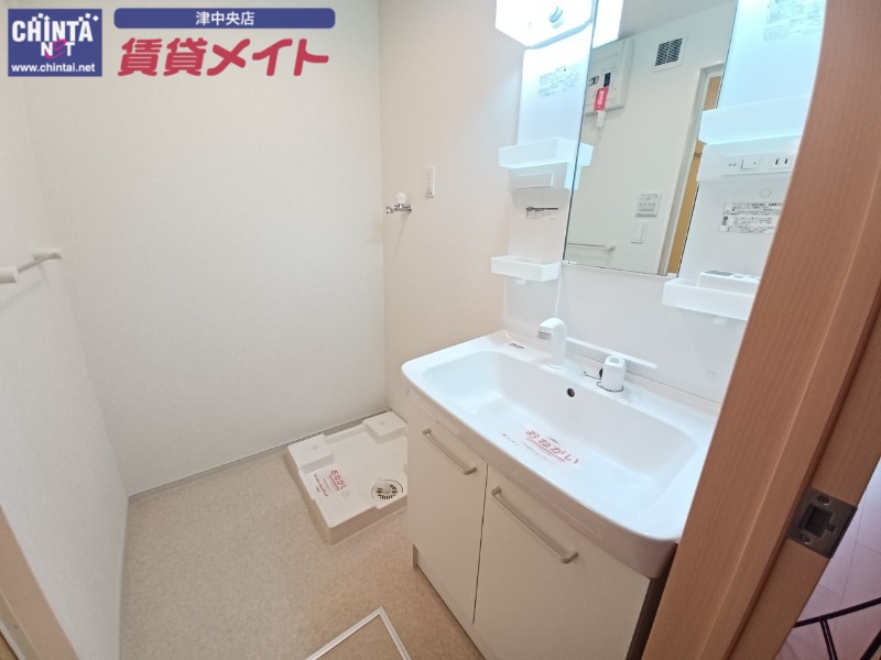 洗面設備　同型タイプのものです
