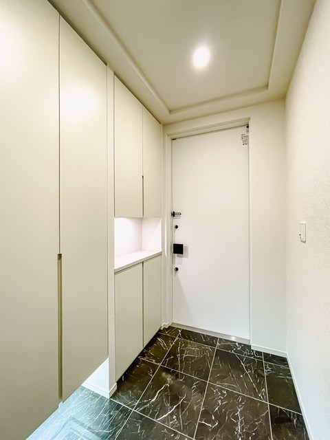 玄関　※写真は同タイプ住戸です。