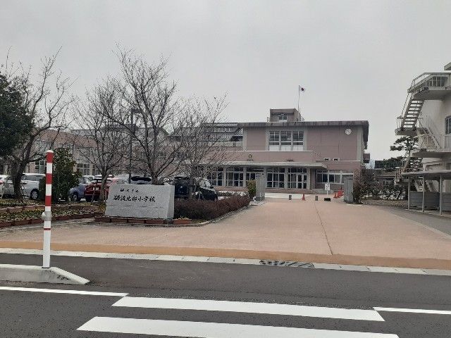 小学校　砺波北部小学校（小学校）まで1500m