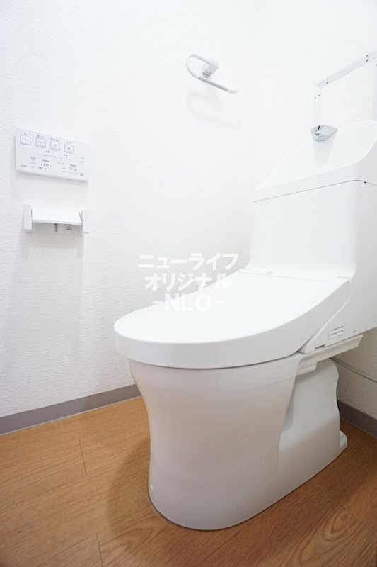 トイレ　毎日使うものだから、人に優しく清潔な温水洗浄機能付きトイレ♪