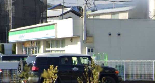 コンビニ　ファミリーマート秦野曽屋店（コンビニ）まで549m