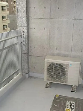 バルコニー　別部屋の画像を使用しております。
