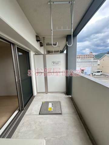 バルコニー　開放的で明るい空間を演出してくれるバルコニーです