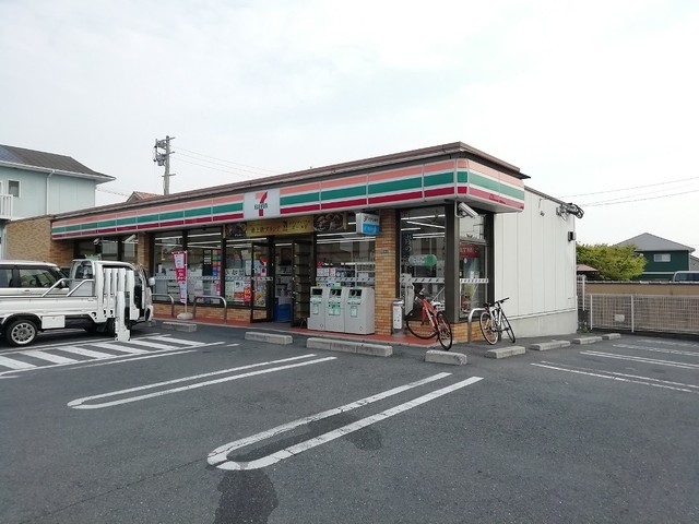 コンビニ　セブンイレブン（コンビニ）まで230m