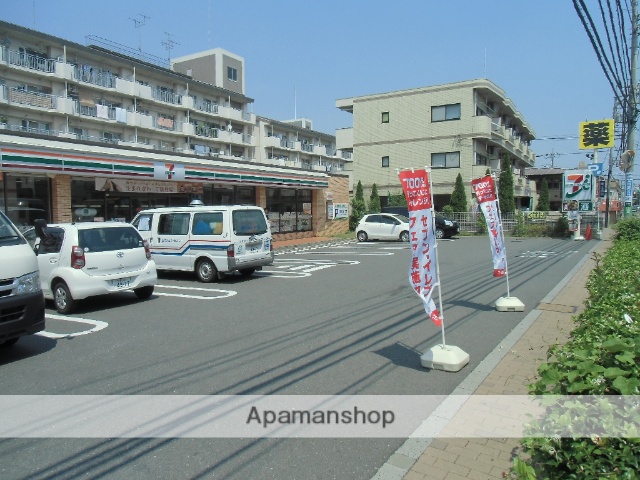 コンビニ　セブンイレブン（コンビニ）まで238m