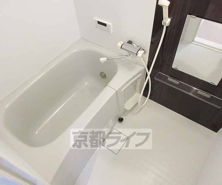 バス・シャワールーム　広々としたお風呂です