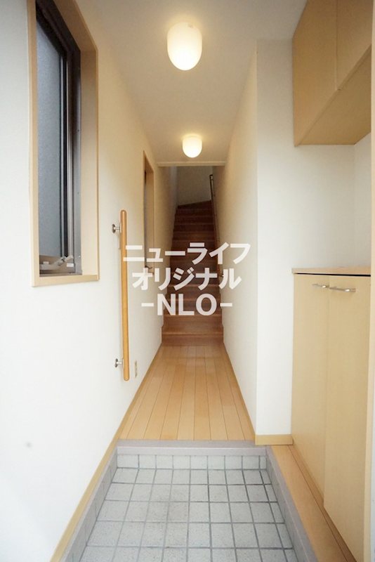 玄関　玄関は１階にあります
