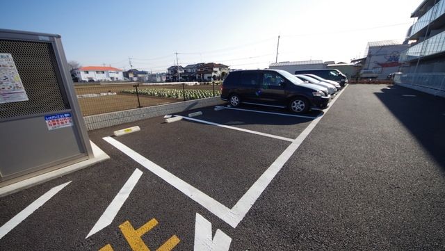 駐車場　駐車場